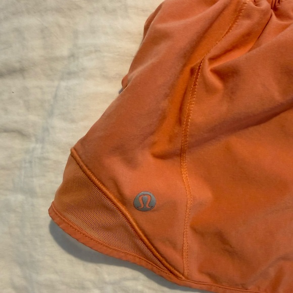 Lululemon hotty hot shorts size 2 black navy coral kiss EUC 2.5” - Picture 7 of 9